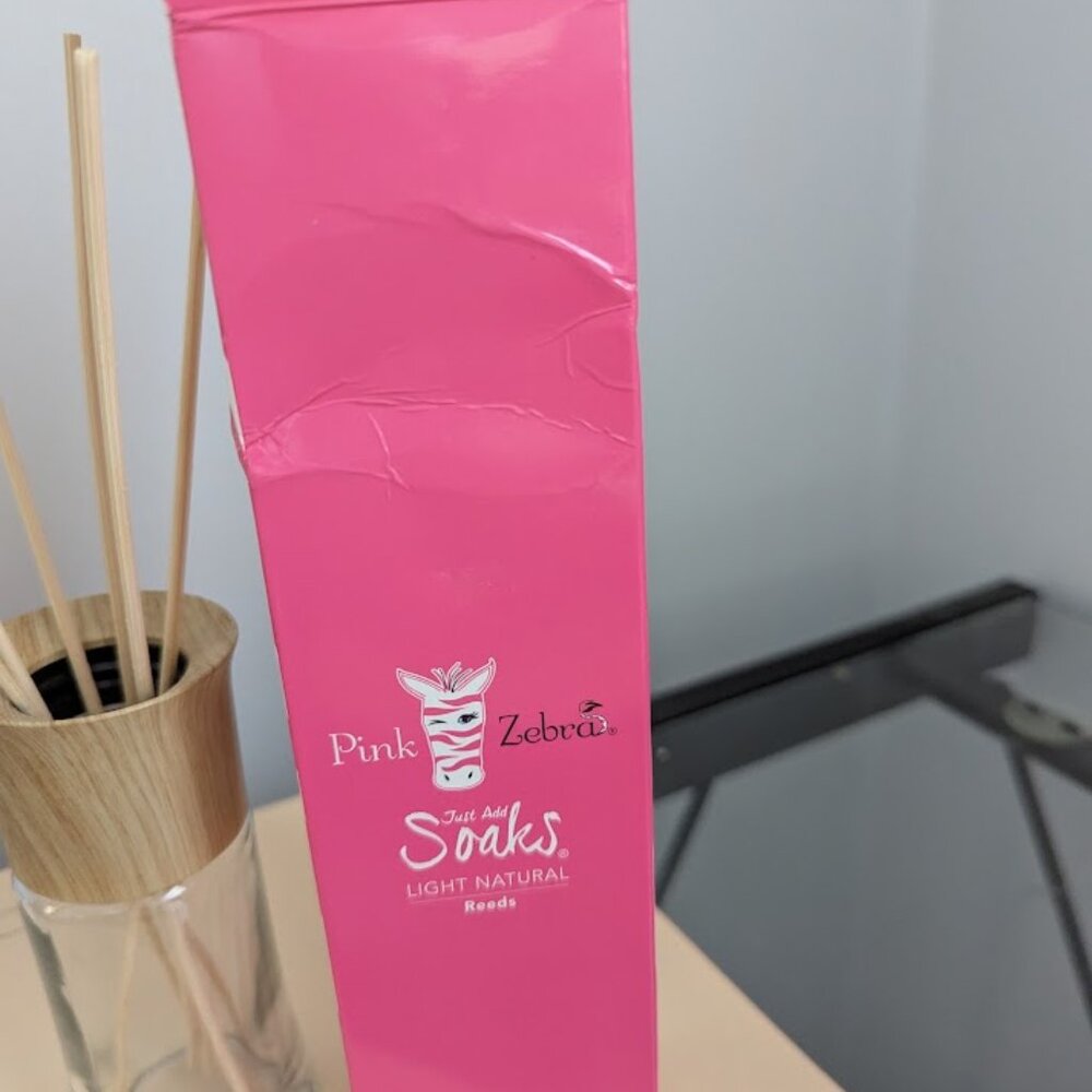 Pink Zebra - Natural Reeds - Scent Diffuser Oil - Picture 3 of 3